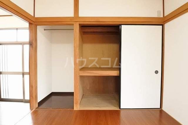 鳥塚住宅 う号棟1の内装写真