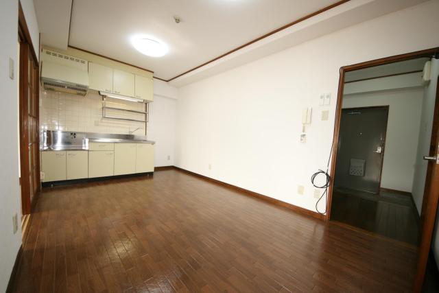 居室・リビング　※同タイプ部屋の写真です。