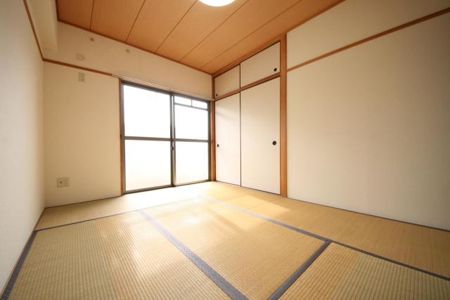居室・リビング　※同タイプ部屋の写真です。
