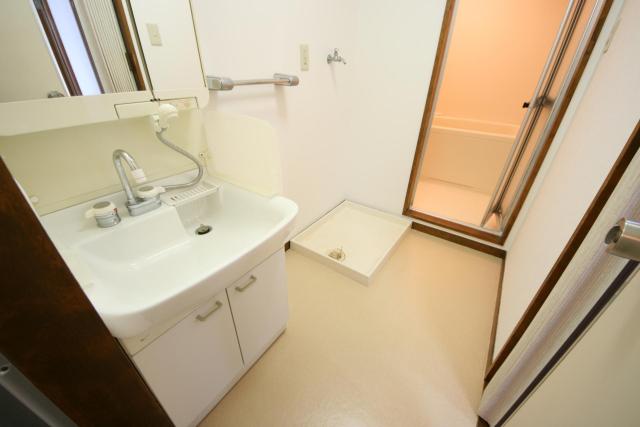 洗面設備　※同タイプ部屋の写真です。