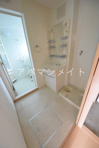 その他設備　室内洗濯機置場です