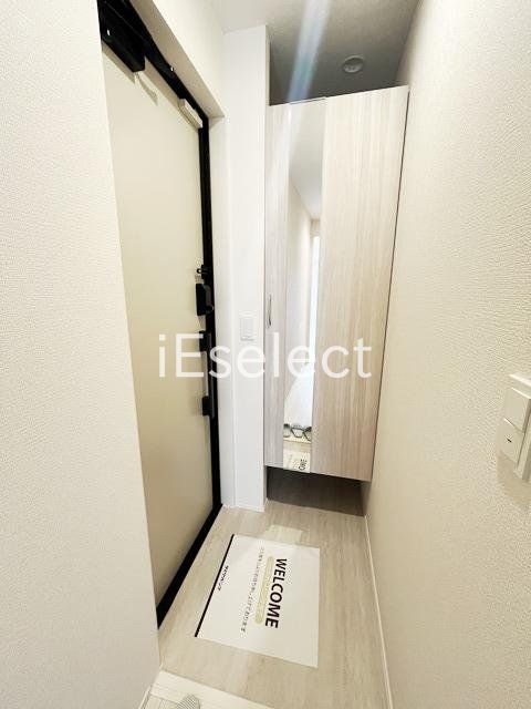玄関　玄関にはシューズボックスがあります