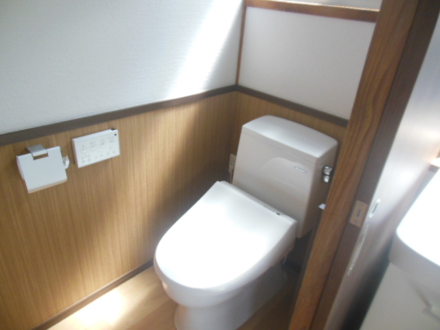 加治屋平家戸建貸家のトイレ写真