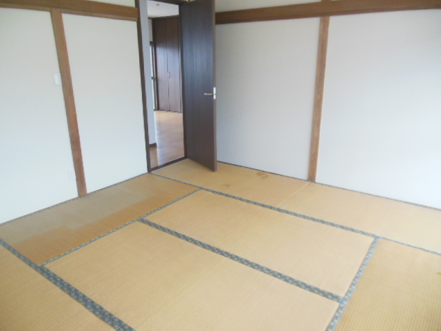 加治屋平家戸建貸家の内装写真
