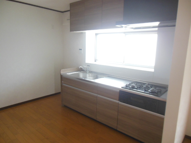 加治屋平家戸建貸家のキッチン写真