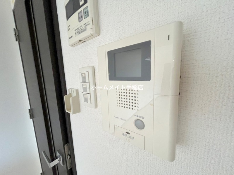 セキュリティ　モニター付きインターホン♪