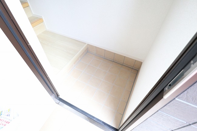 玄関　※別部屋のイメージ写真です。