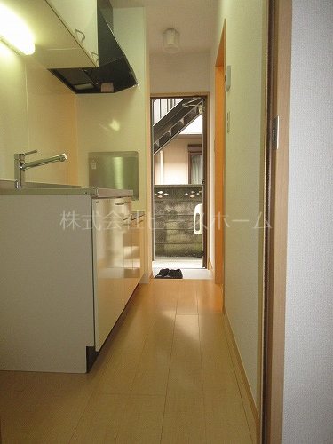 居室・リビング　別号室参考写真