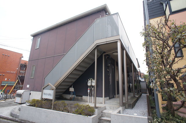 建物外観　安心の大手ハウスメーカー積水ハウス施工です♪