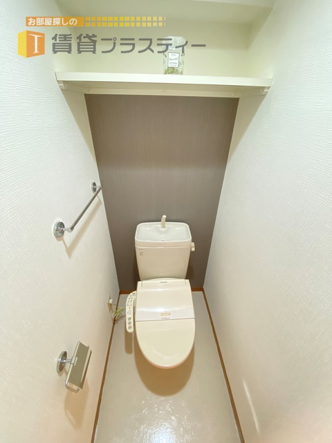 トイレ　温水洗浄便座付きです