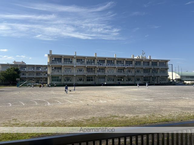 小学校　八潮市立大曽根小学校（小学校）まで57m
