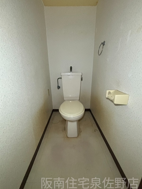 南海本線 二色浜駅 徒歩3分 4階建 築33年のトイレ写真