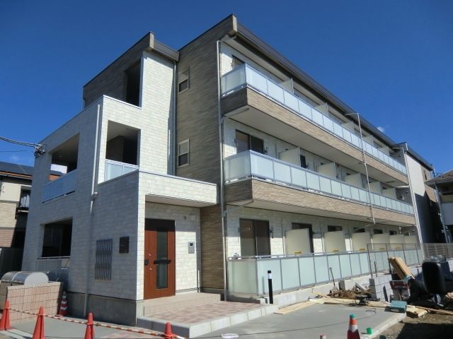 建物外観　オートロック完備の鉄骨マンション