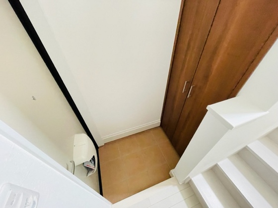 玄関　※別部屋の写真です