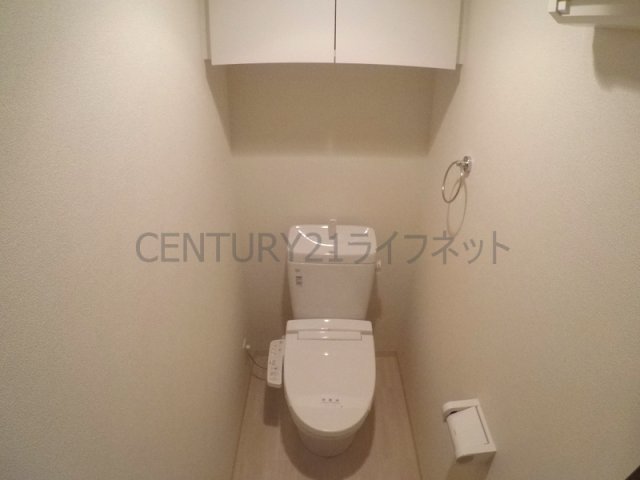 地下鉄御堂筋線 江坂駅 徒歩6分 13階建 築10年のトイレ写真