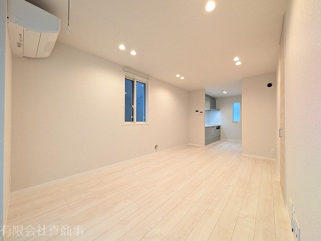 ＪＲ中央線 国分寺駅 徒歩13分 2階建 築1年の居間写真
