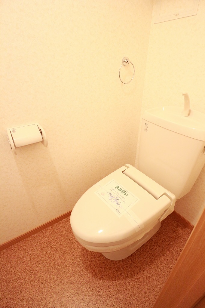 トイレ　写真は同物件の別号室です。
