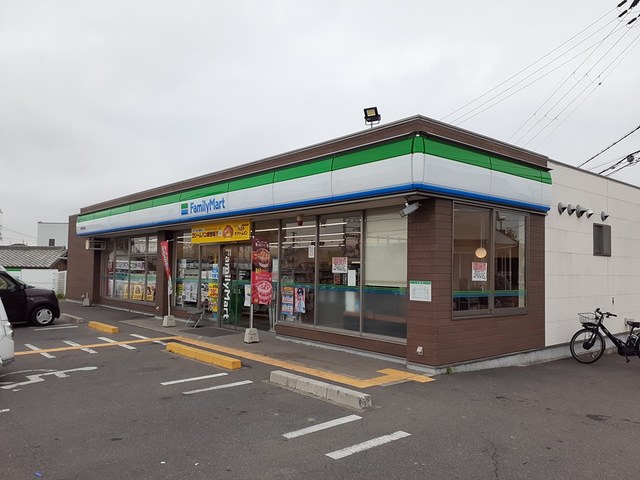 その他　ファミリーマート様まで762m