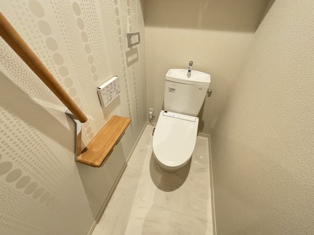 トイレ　※別号室参考写真