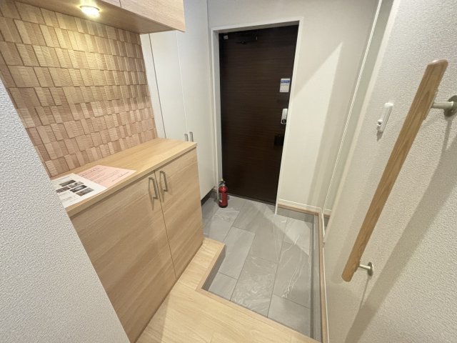 玄関　※別号室参考写真