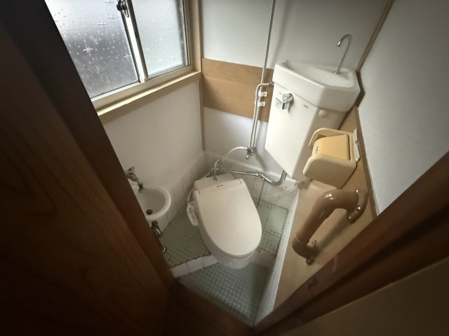 山陽電鉄本線 西代駅 徒歩8分 2階建 築56年のトイレ写真