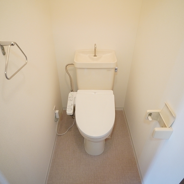エステート秀のトイレ写真