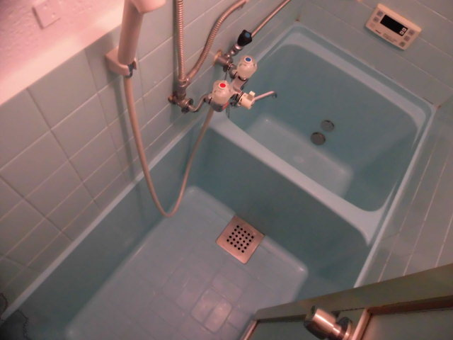 バス・シャワールーム　バルトイレ別なのでゆっくり疲れを癒すこ．．．