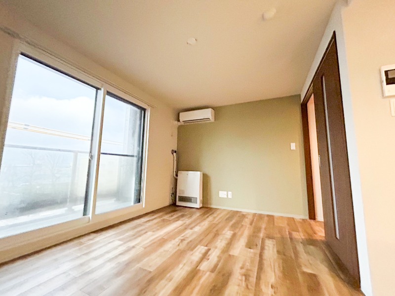 RESIDENCE SHINMEI HONGOU EASTの居間写真