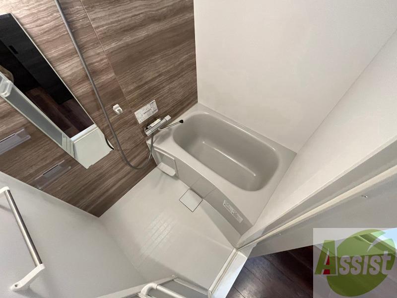 バス・シャワールーム　お風呂になります。一日の疲れを癒してくださいね。