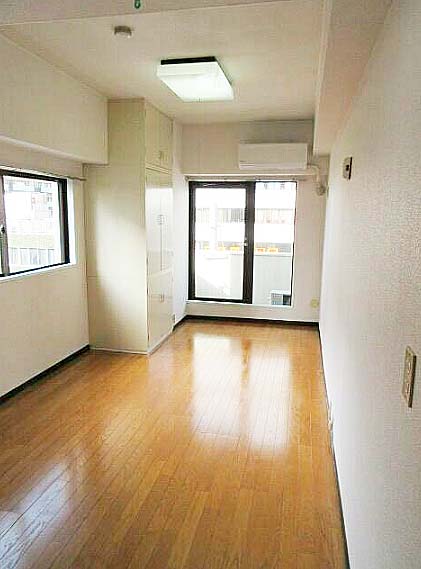 ロゼ桜木町の居間写真