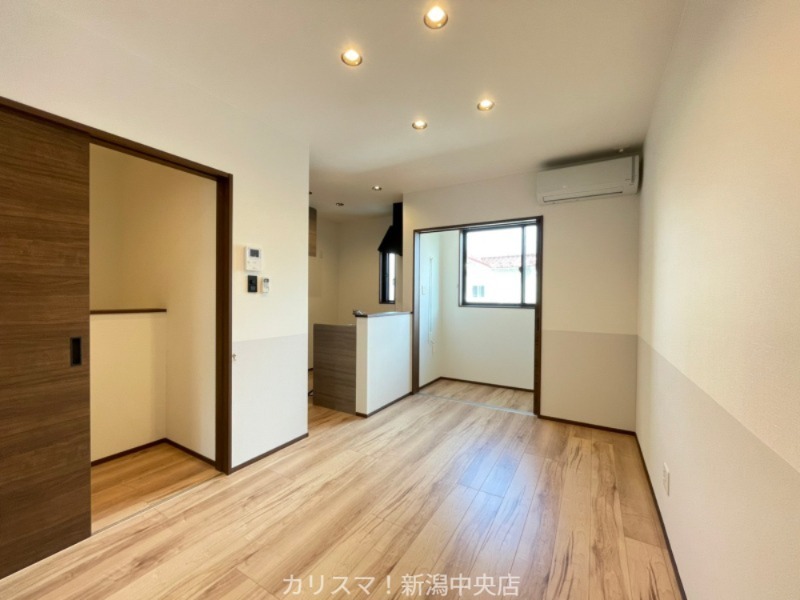 居室・リビング　※別部屋参考写真