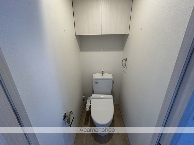 地下鉄御堂筋線 江坂駅 徒歩7分 8階建 築15年のトイレ写真