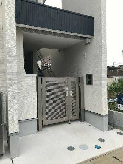 エントランス　外観
