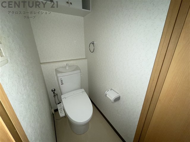 トイレ　温水洗浄便座付きのトイレです♪