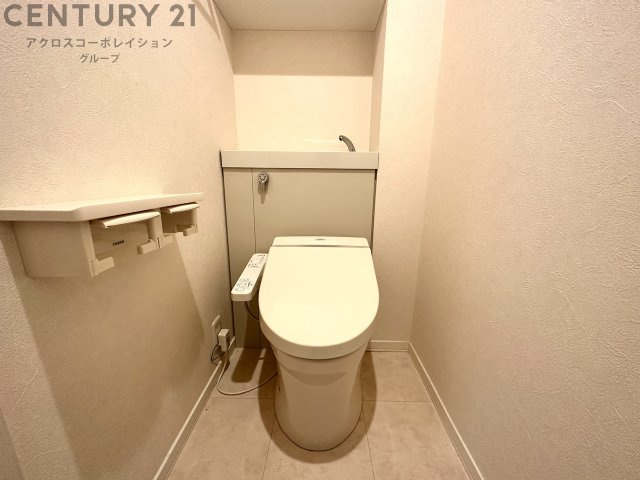 トイレ　温水洗浄便座付きのトイレです♪