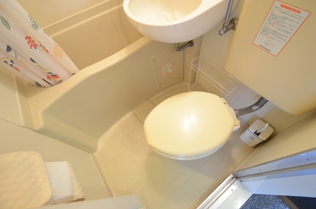 トイレ　浴室内にトイレがあります♪