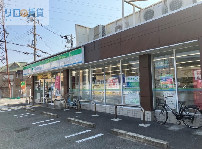 コンビニ　ファミリーマート伊丹野間二丁目店（コンビニ）まで500m