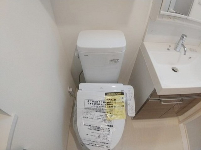トイレ　別部屋同仕様タイプ