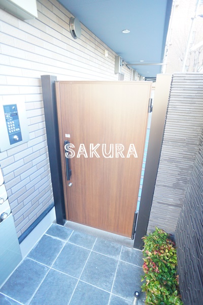 エントランス　お洒落な建物デザイン♪