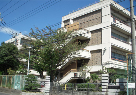 中学校　横浜市立すすき野中学校（中学校）まで396m