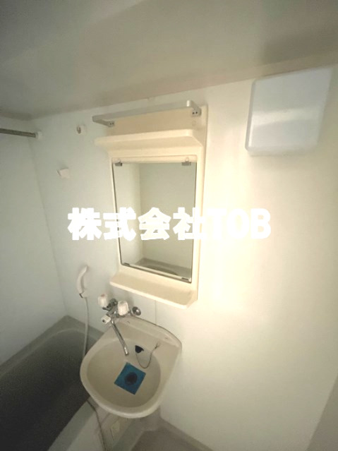 洗面設備　※同物件別号室参考写真※