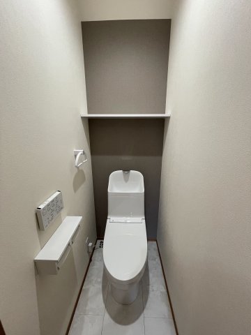 トイレ　※写真は113号室です。 相違する場合は現況を優先いたします