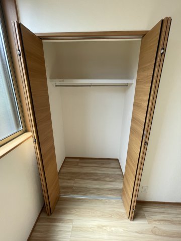 その他　※写真は117号室です。床の色等異なります。