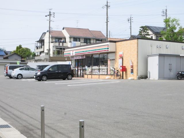 コンビニ　セブンイレブン（コンビニ）まで570m