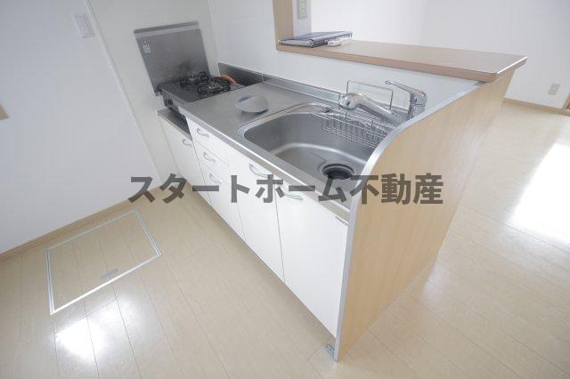 キッチン　コンパクトなキッチンで掃除もラクラク