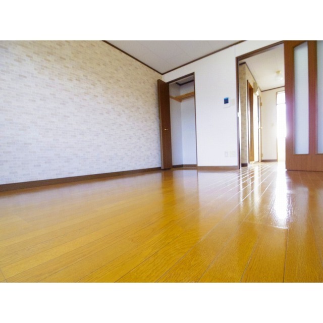クリアーエクセルの居間写真