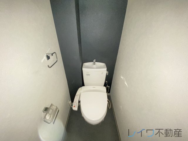地下鉄堺筋線 恵美須町駅 徒歩1分 15階建 築18年のトイレ写真