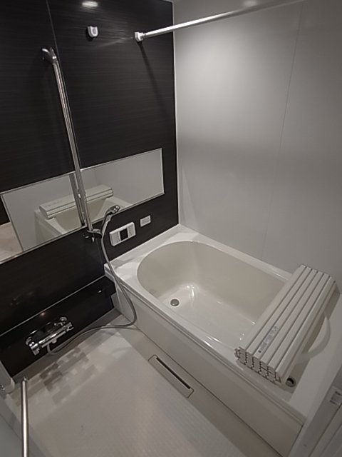 シャーメゾンガーデンズ芦屋翠ヶ丘の風呂写真
