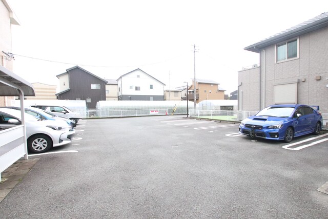 駐車場　駐車場