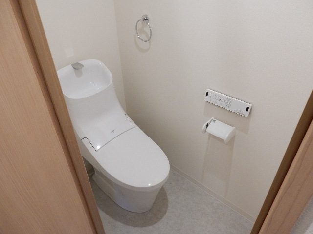 西武新宿線 沼袋駅 徒歩2分 3階建 築5年のトイレ写真